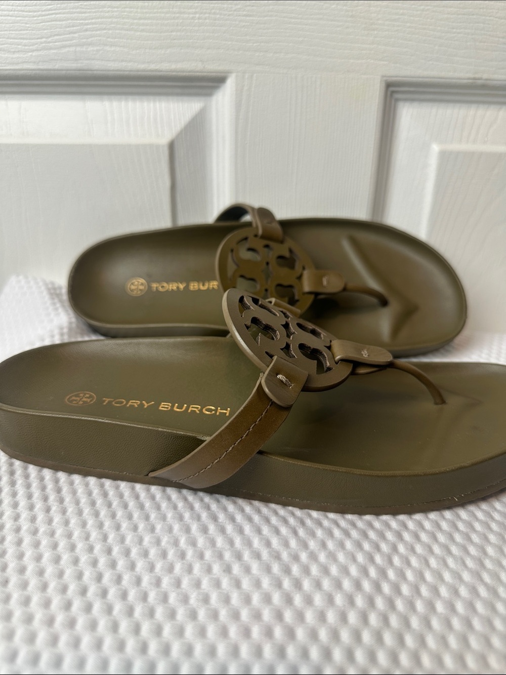 Tory Burch  Thong Sandals in Olive Brown - Picture 7 of 14